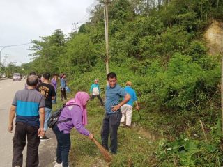 Kerja Bakti Rutin Setiap Selasa dan Jumat, Disdukcapil Konawe Dukung Program Bupati