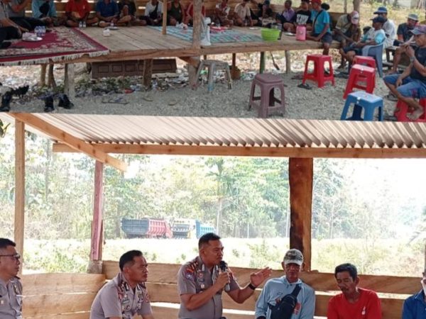 Wakapolres Konawe Pimpin Program Polisi Peduli Pengangguran di Kelurahan Tuoy, Sosialisasikan Bahaya Narkoba dan Kamtibmas